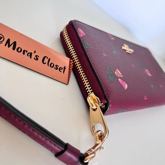 Coach Wallet - Picture 7 of 9